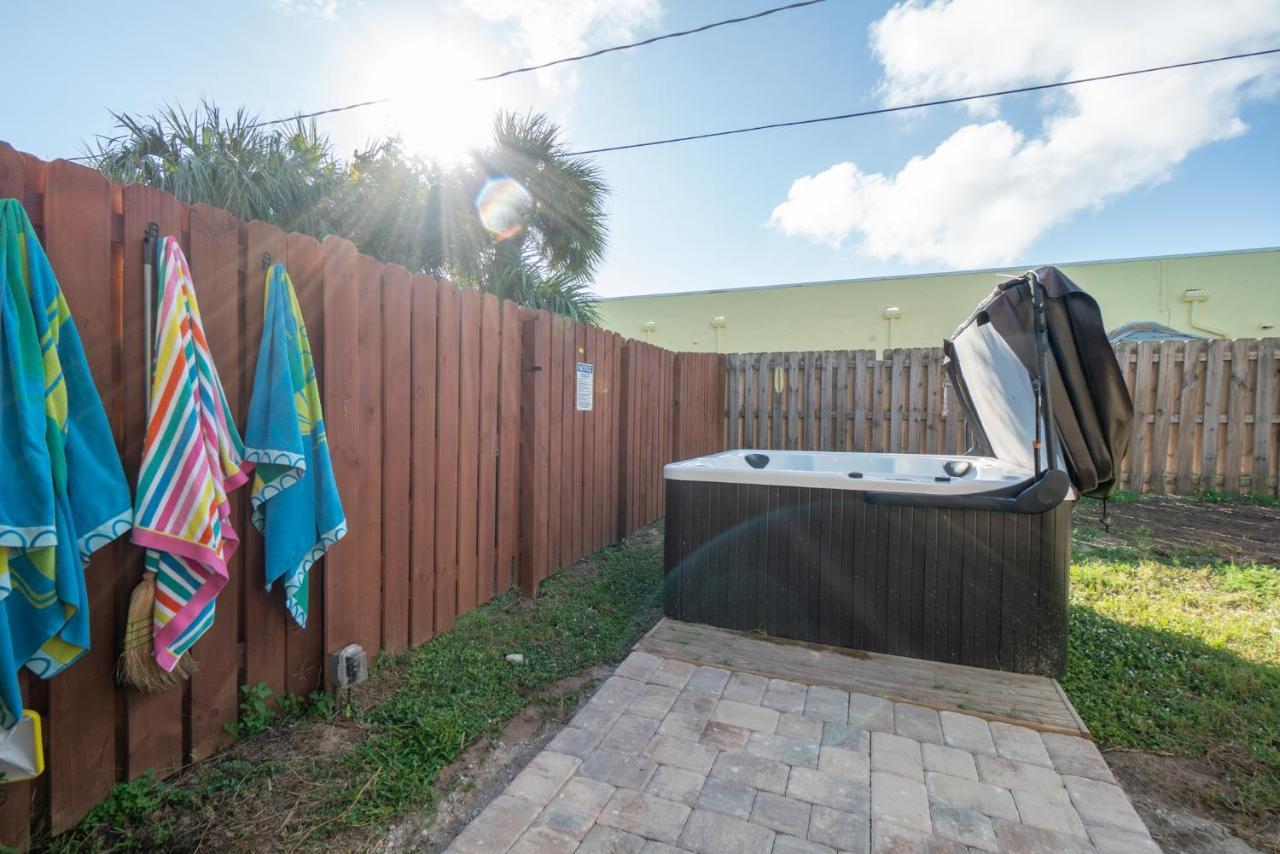 Sunset Serenity - 3Br Beach Townhome With Outdoor Patio - New Hot Tub, Steps To Ocean Fun! Melbourne Kültér fotó