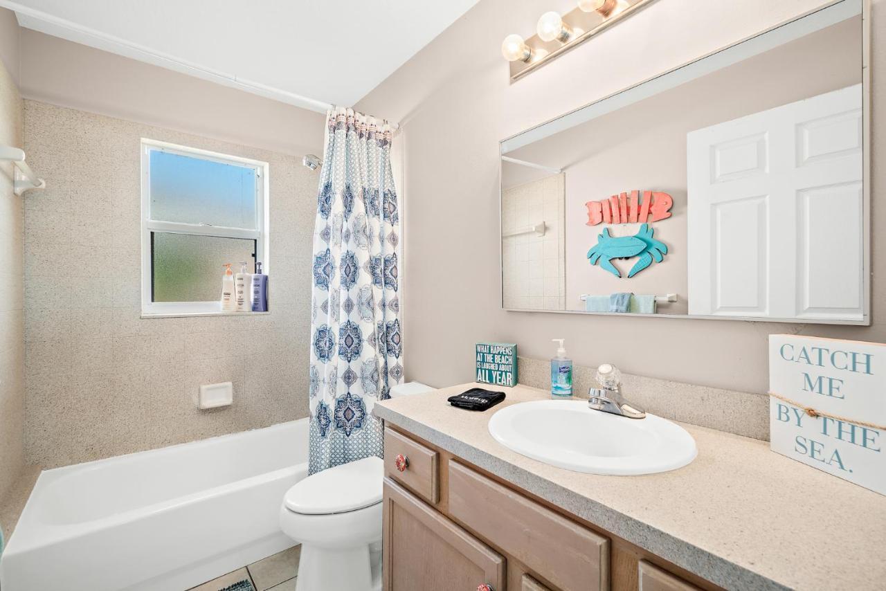 Sunset Serenity - 3Br Beach Townhome With Outdoor Patio - New Hot Tub, Steps To Ocean Fun! Melbourne Kültér fotó