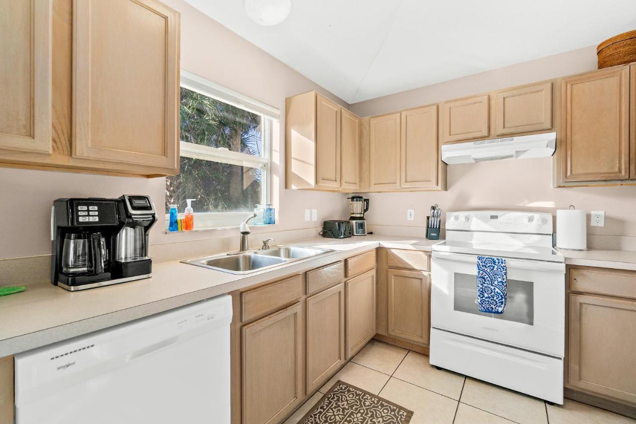 Sunset Serenity - 3Br Beach Townhome With Outdoor Patio - New Hot Tub, Steps To Ocean Fun! Melbourne Kültér fotó
